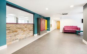 Destiny Student - Holyrood